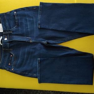 Elizabeth & James High Rise Stove pipe jeans Sz 10